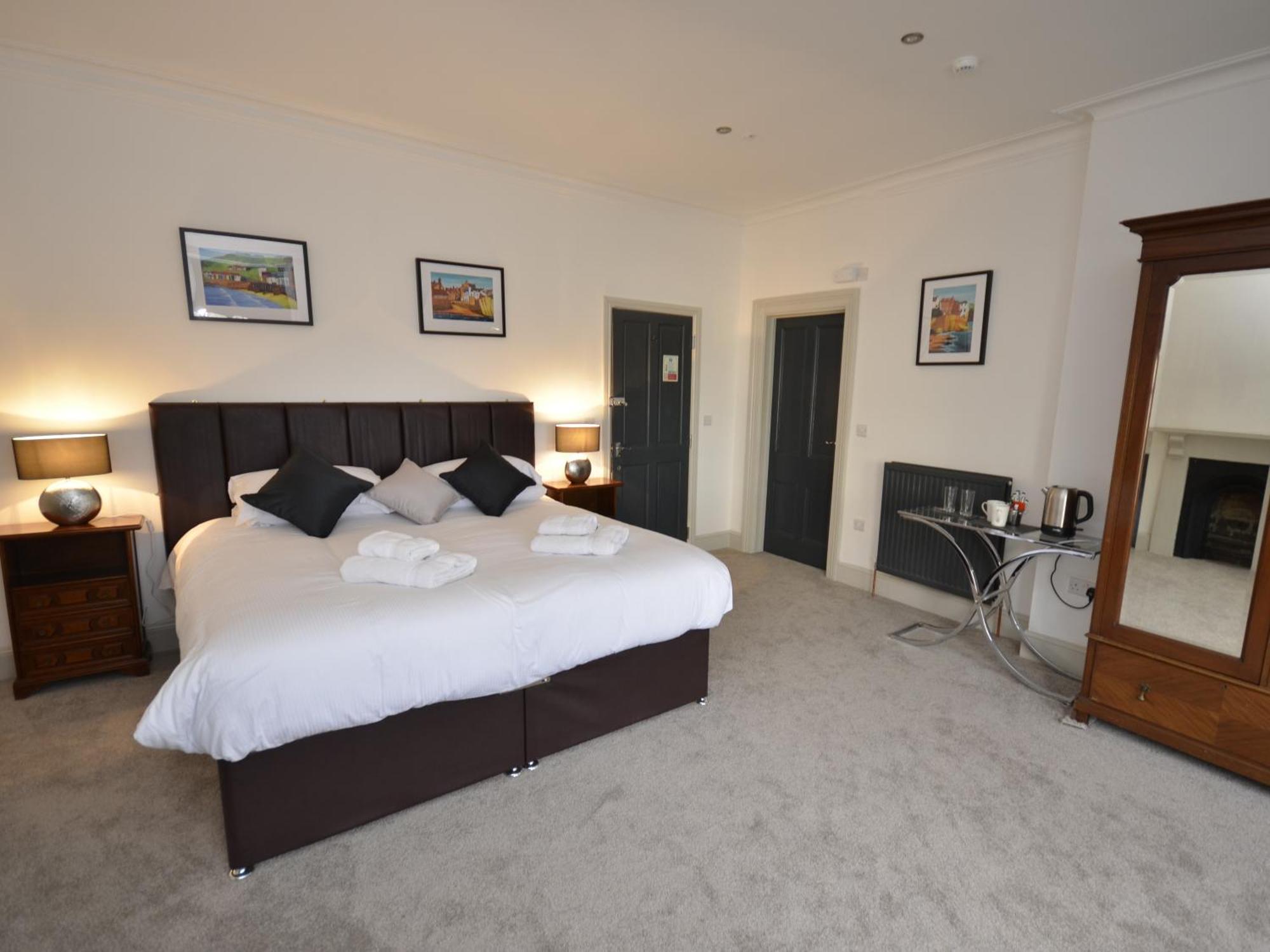 The Chapel House Hotel Scarborough Rum bild